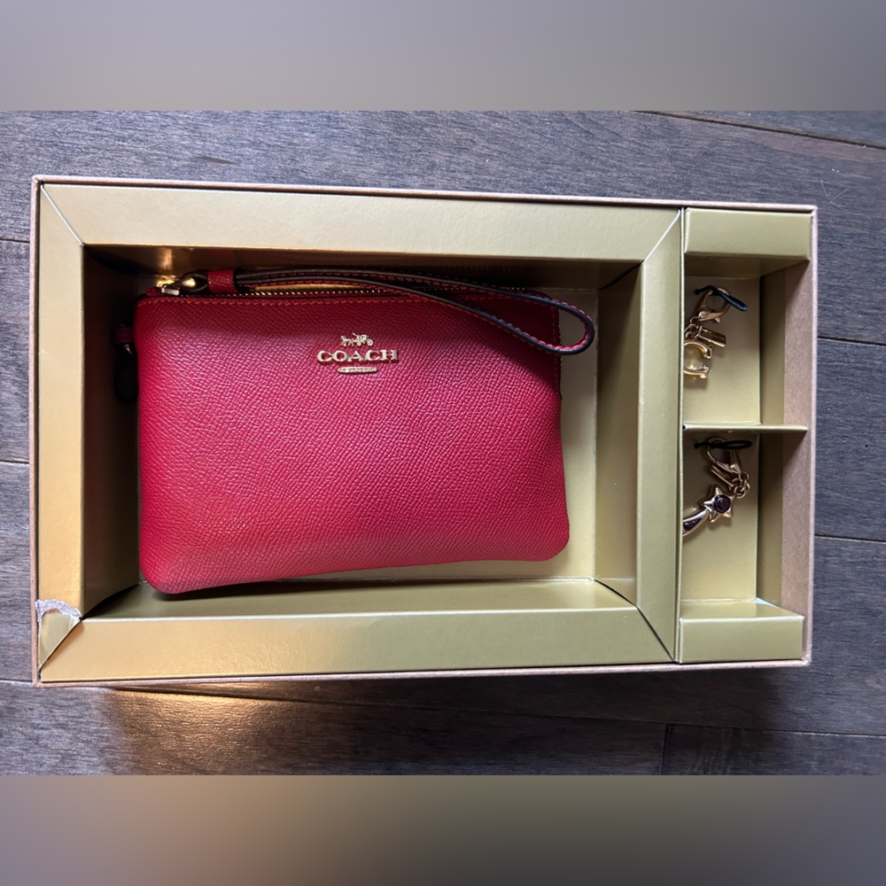 Coach wristlet gift set